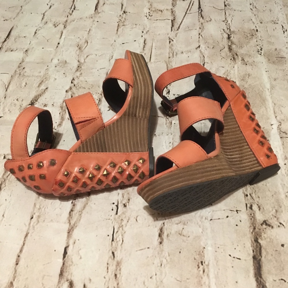 NWOT Calvin Klein Coral HARA Studded Wedge Shoes size 6.5